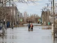 Още един руски град отива под вода: Мащабно наводнение и в Курган (СНИМКИ)
