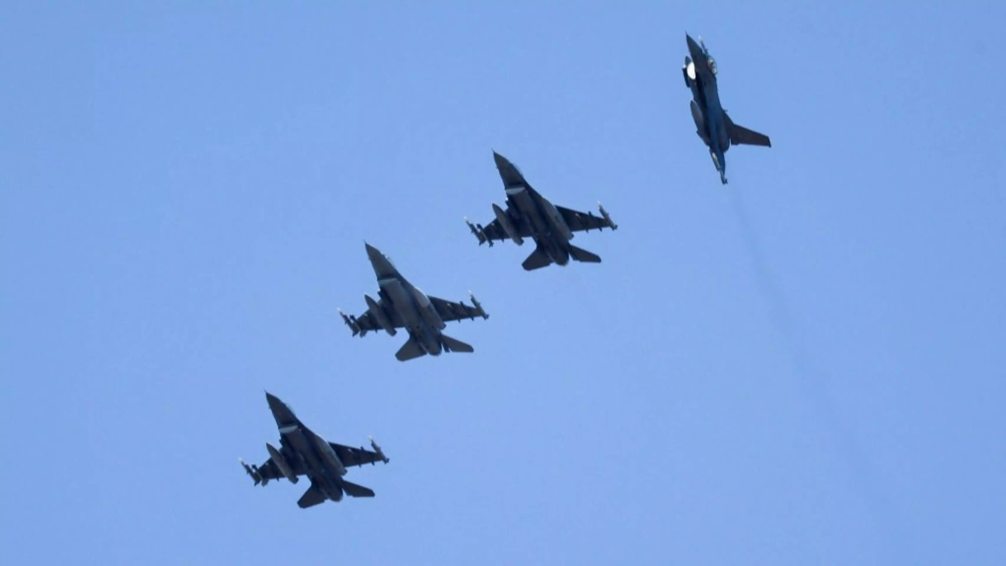 Белгия обяви кога първите ѝ F-16 ще отидат в Украйна