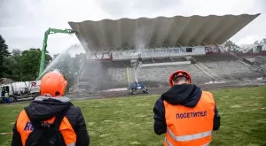 Започна разрушаването на козирката на Сектор "А" на стадион "Българска армия" (ВИДЕО)