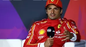 Хелмут Марко разкри, че Ред Бул са водили разговори със Сайнц