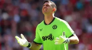 От Лил разкритикуваха Емилиано Мартинес заради скандалното му отношение (ВИДЕО)