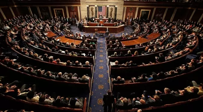 Демократите в САЩ спасиха законопроекта за Украйна и Израел от крайнодесни републиканци