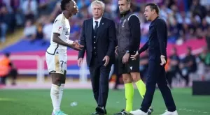 Шави ще извади Педри или Де Йонг от състава на Барселона за Ел Класико