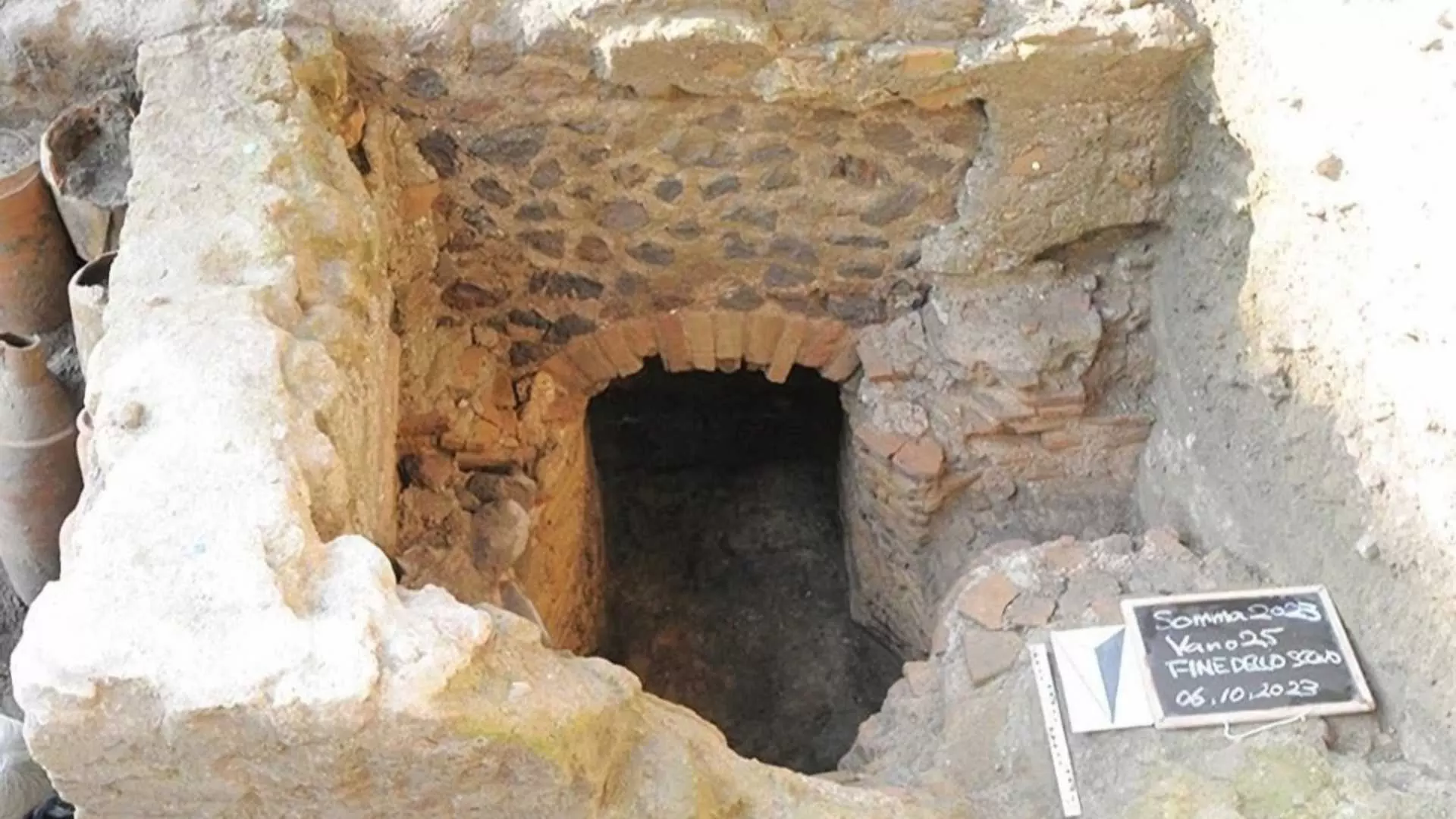 Археолози разкопаха вилата, в която е починал император Август