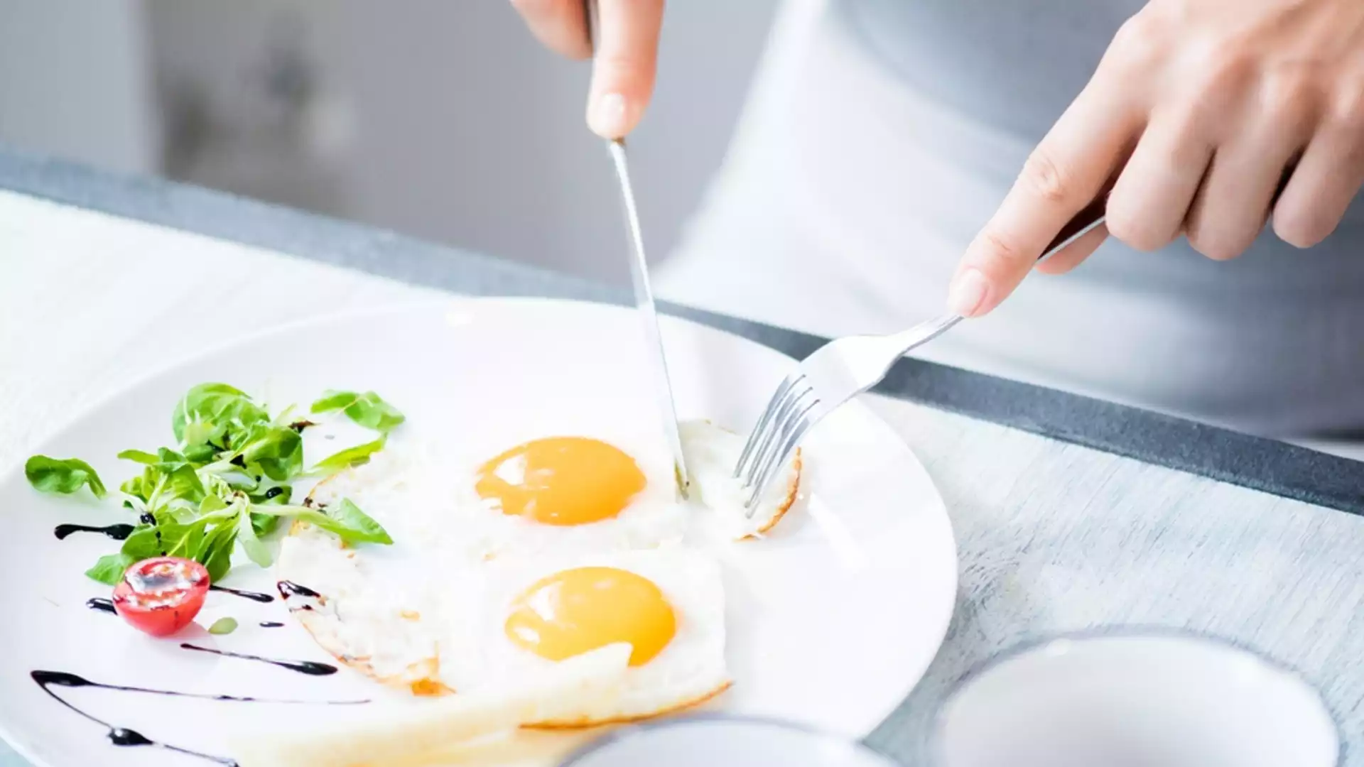 Чудесна закуска: Яйца на очи в масло