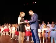 Балетна школа в Самоков отбеляза половин век с авторкси танцов спектакъл
