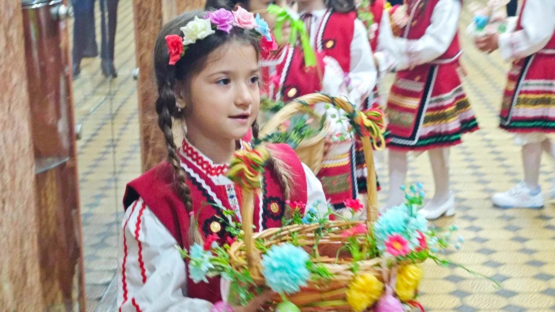 Лазарки пяха и танцуваха за здраве в oбщина Плевен