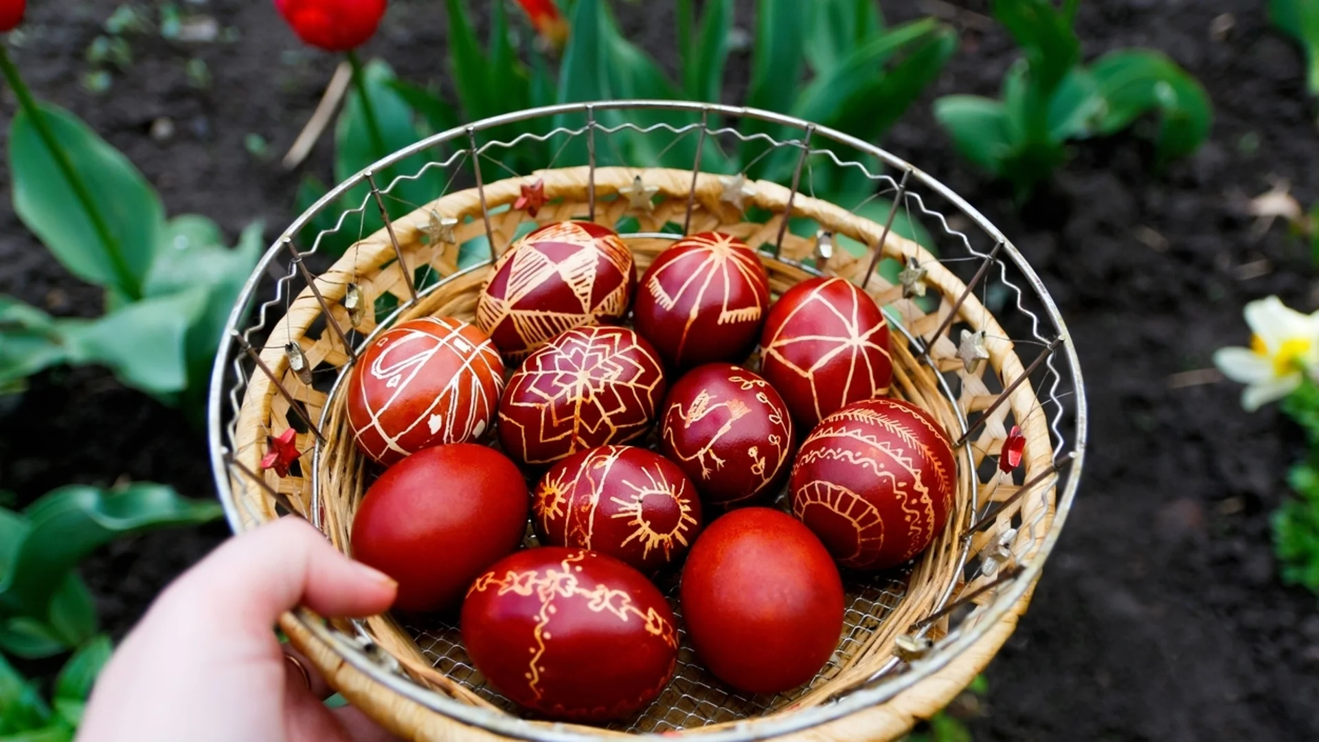 Как да боядисаме красиви великденски яйца, на които всички ще се възхищават