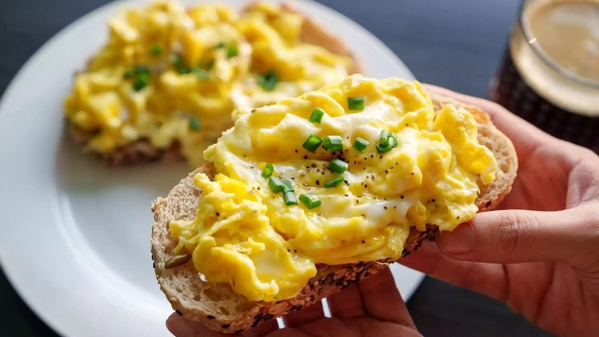 Защо яйцата за закуска са най-полезни?