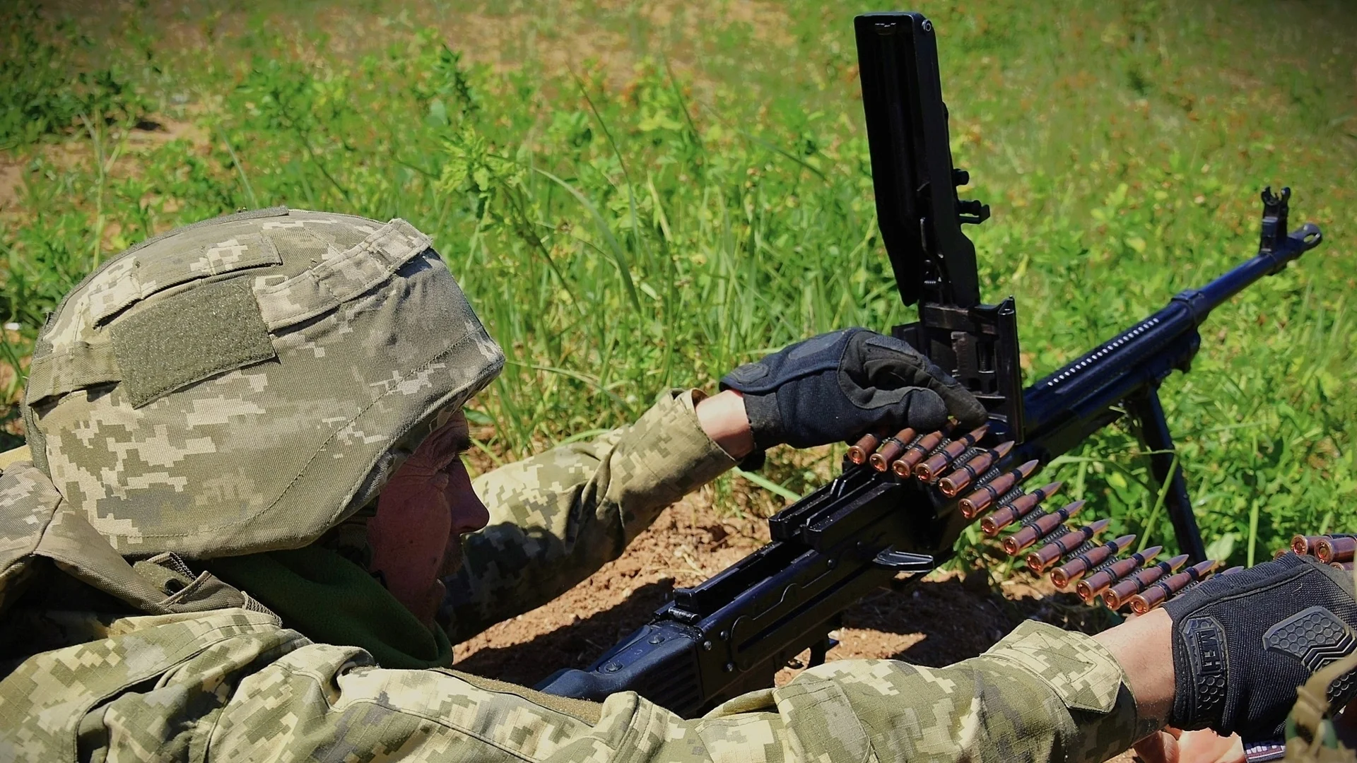 Първи обвинения към украинското командване: В Харковска област е горещо (ВИДЕО)