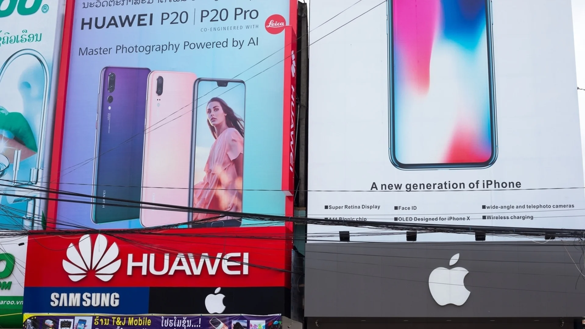 Huawei vs. Apple: Технологичните гиганти се изправят пред сериозна битка в Китай