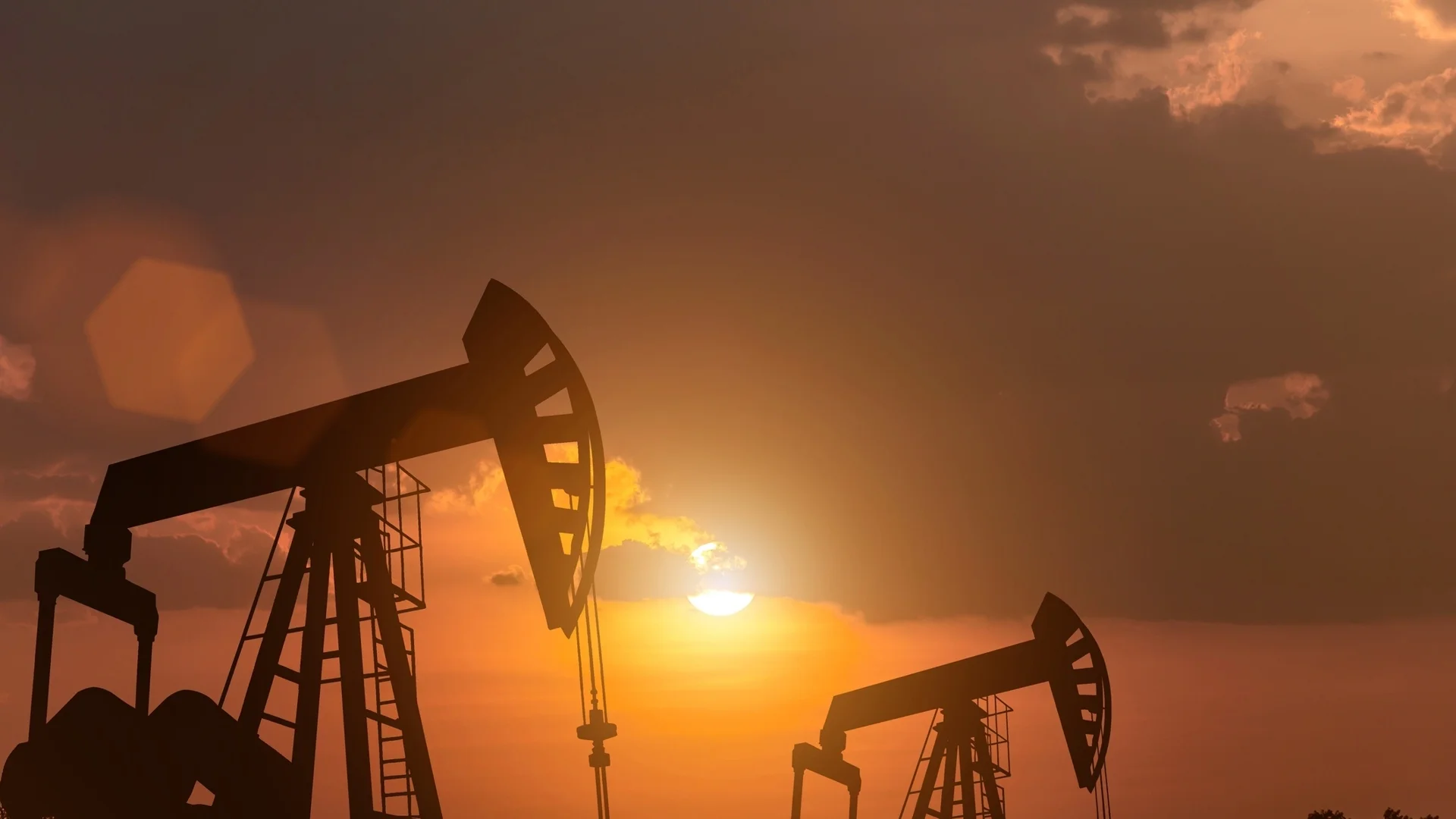 МАЕ се размина с ОПЕК - понижи прогнозата си за ръст в търсенето на петрол през 2024 г.
