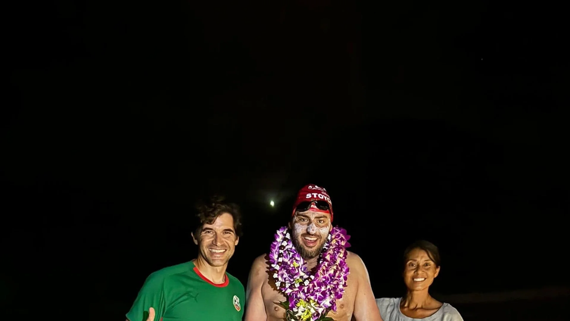 От тъмно до тъмно: Петър Стойчев преплува 45-километров проток в Хавай и влезе в историята (СНИМКИ)