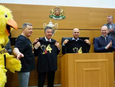 ПФК „Ботев“ и кметът на Пловдив Костадин Димитров вдигат заедно Купата на България 