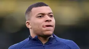 Килиан Мбапе плати половин милион за картина на Пеле - сумата отива за благотворителност (ВИДЕО)