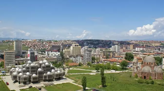 Косовската полиция затвори сръбски банкови клонове