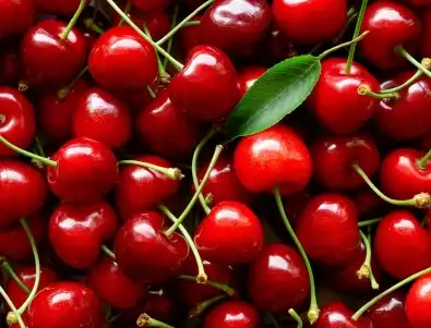 Кое повишава повече захарта - черешите или ягодите?
