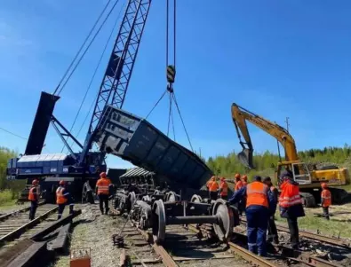 Два поредни дни: Две влакови катастрофи в Русия (ВИДЕО и СНИМКИ)