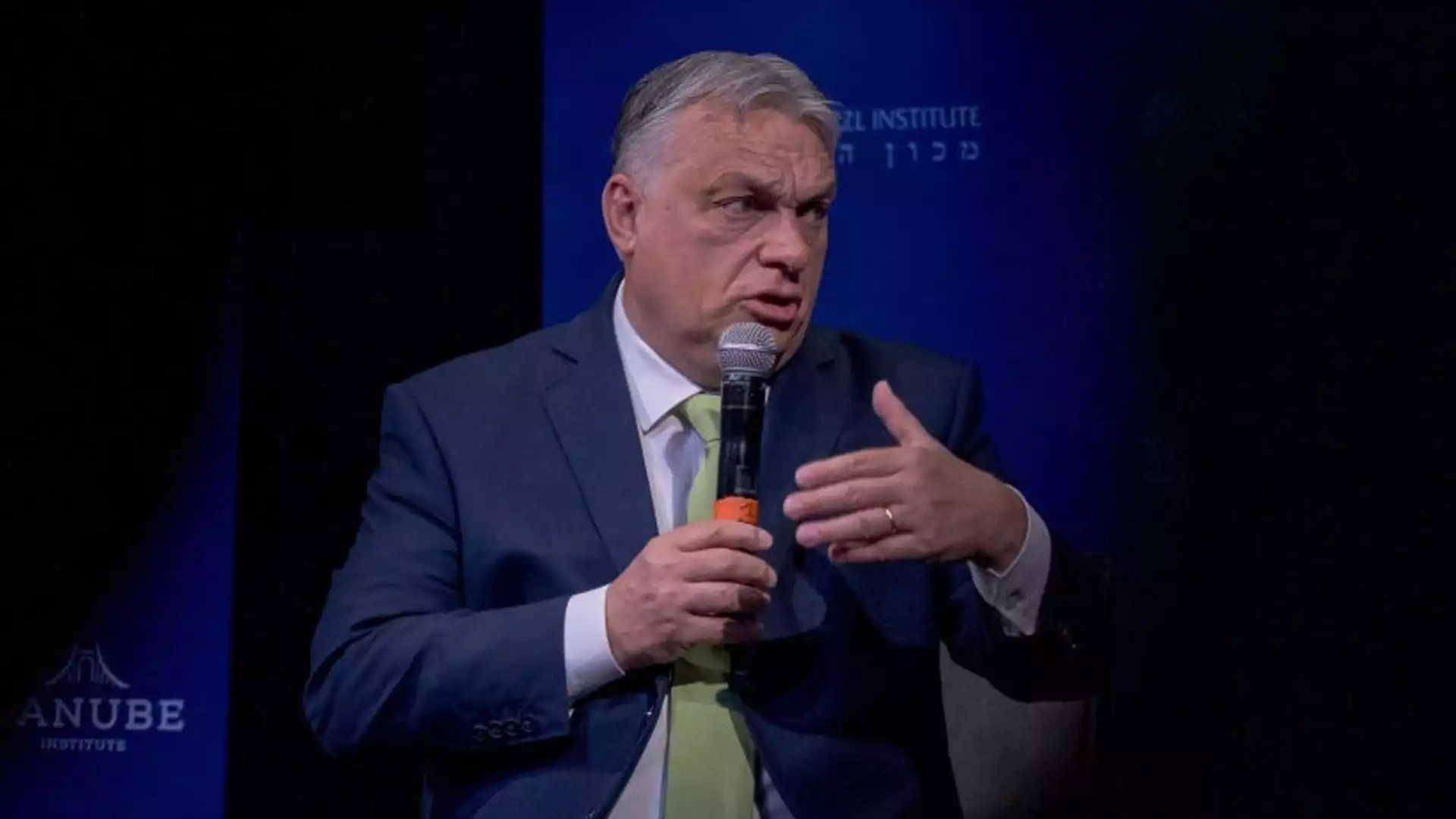 Зад кулисите: ЕС натиска Орбан да позволи начало на преговори с Украйна