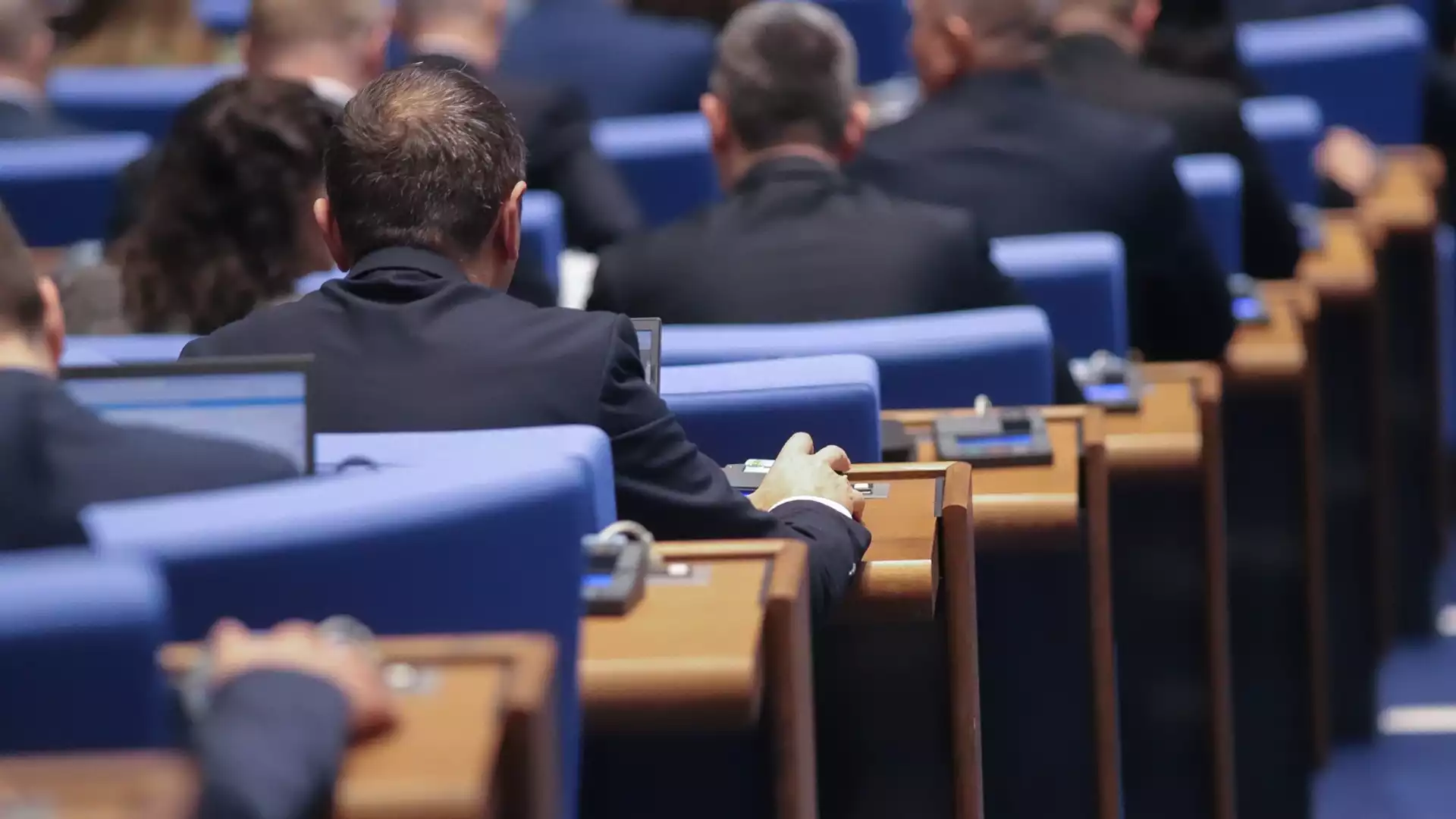 Депутатите изслушват Главчев за увеличението на пенсиите