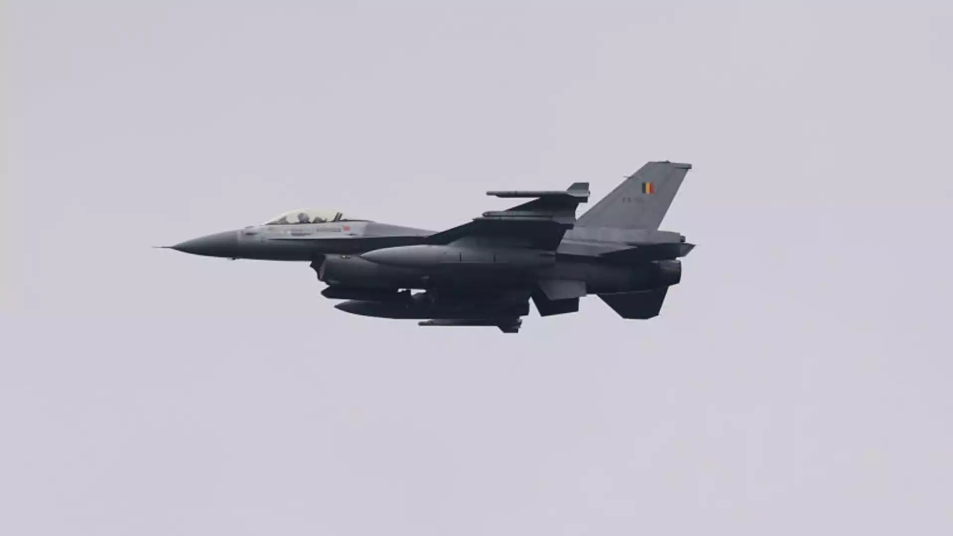 Украински военни завършиха обучение за поддръжка на F-16 в Нидерландия