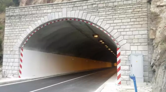 Ограничават движението в тунела "Мало Бучино" на магистрала "Струма"
