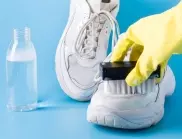 Как да почистим бели маратонки, така че да върнат цвета си?