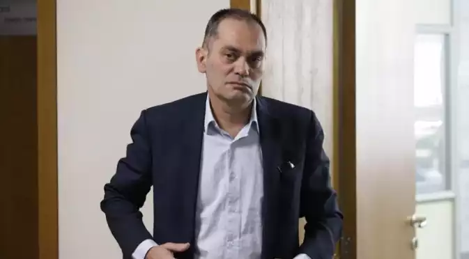 С почетен знак и парична награда: ВСС освободи апелативния прокурор на София