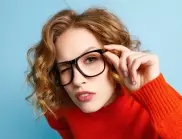 Как най-бързо да почистим надраскани очила?