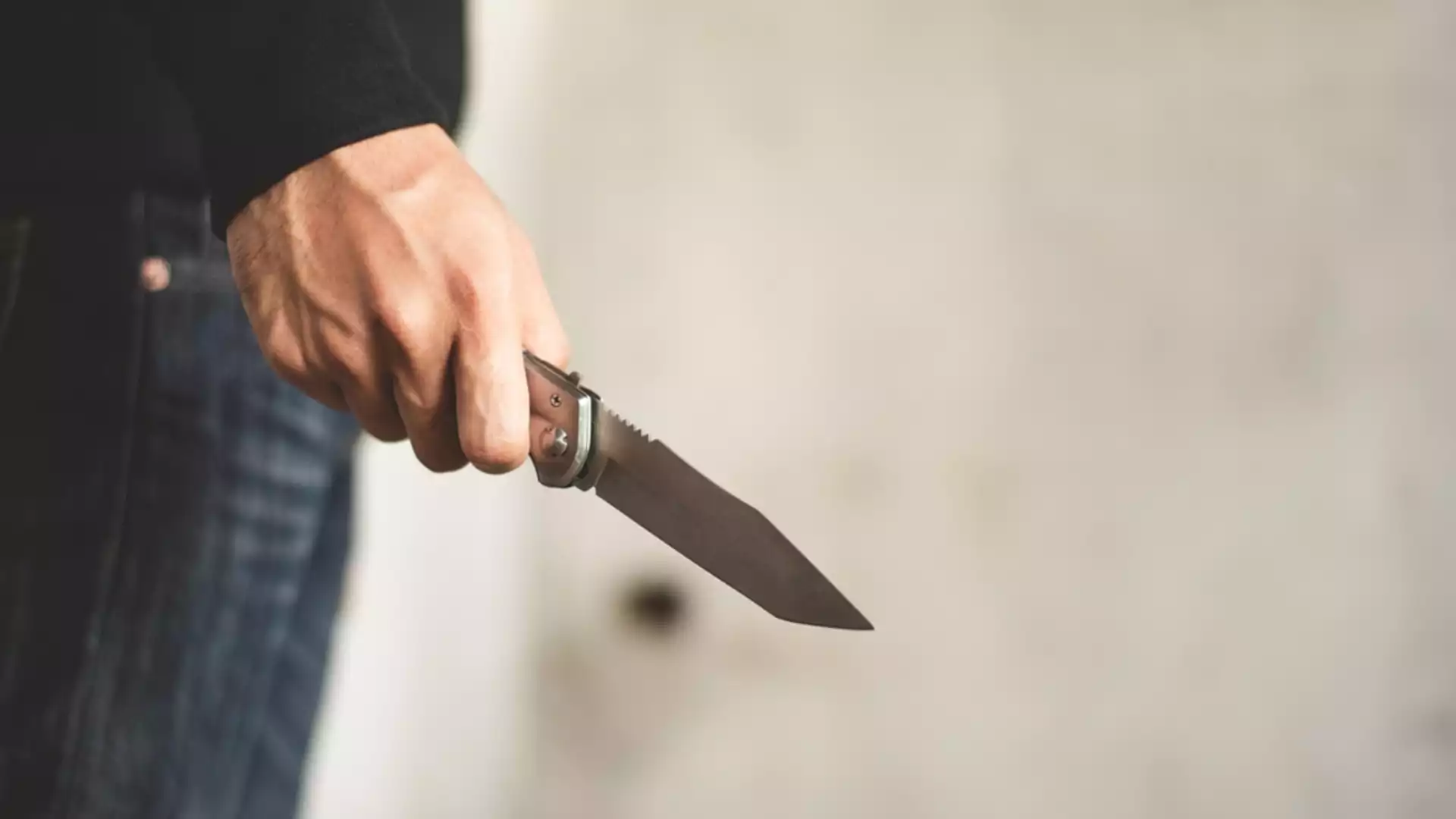 Бой между младежи: 18-годишен наръга с нож непълнолетен в Кърджали