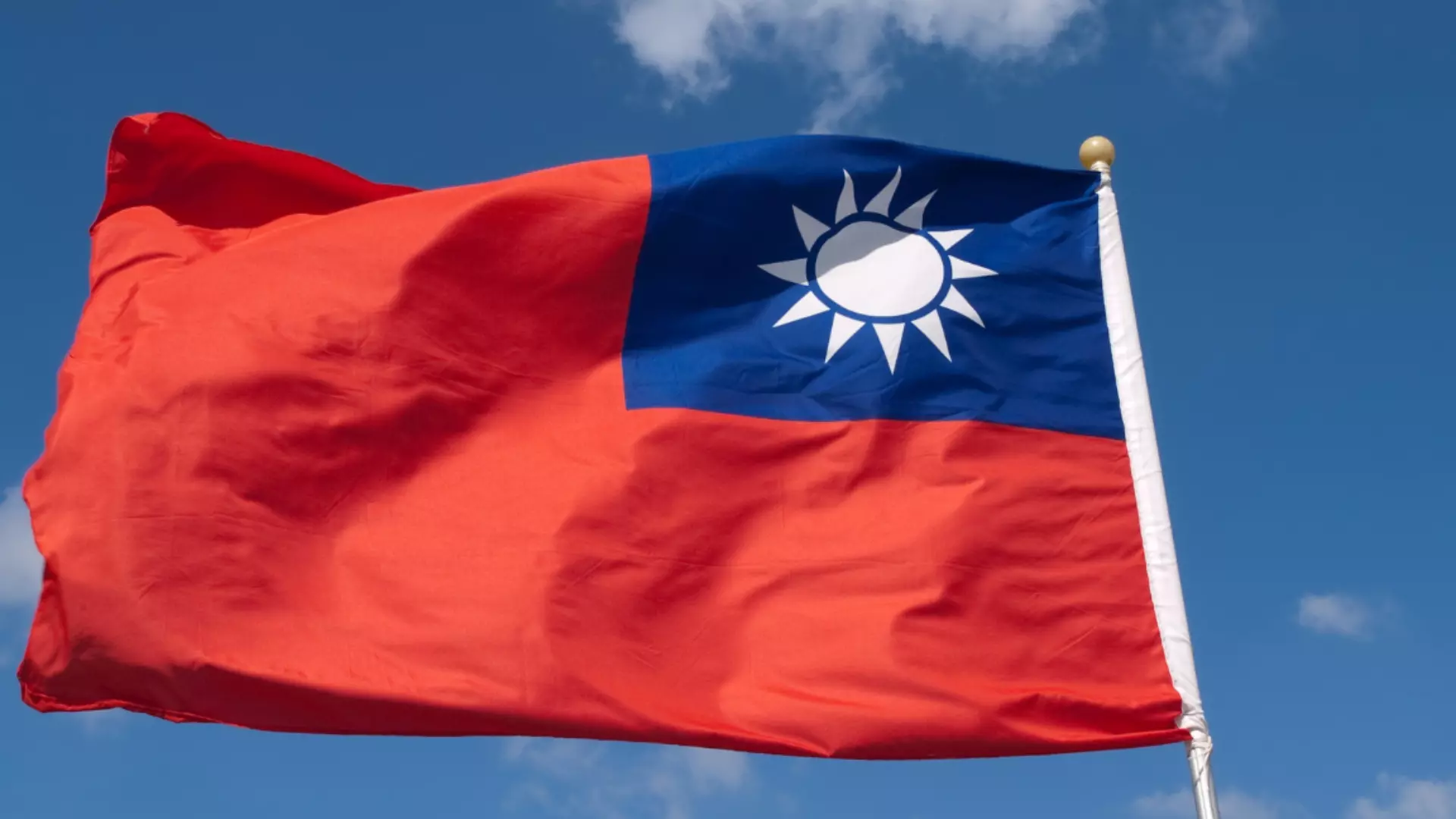 След китайската провокация: Тайван вдигна самолети и обяви бойна готовност