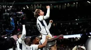 Тест за дълголетие: Лука Модрич атакува велик рекорд в Реал Мадрид, ако остане