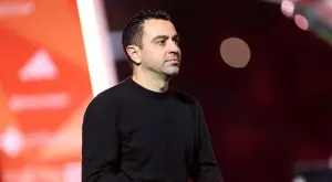 УЕФА наказа Шави за 2 евромача заради поведението му срещу ПСЖ