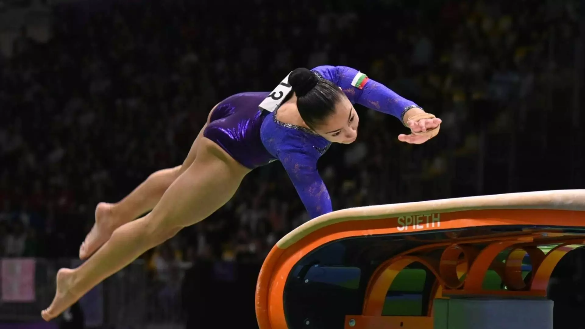 17-годишната българска гимнастичка, която мечтае за олимпийски медал в Париж