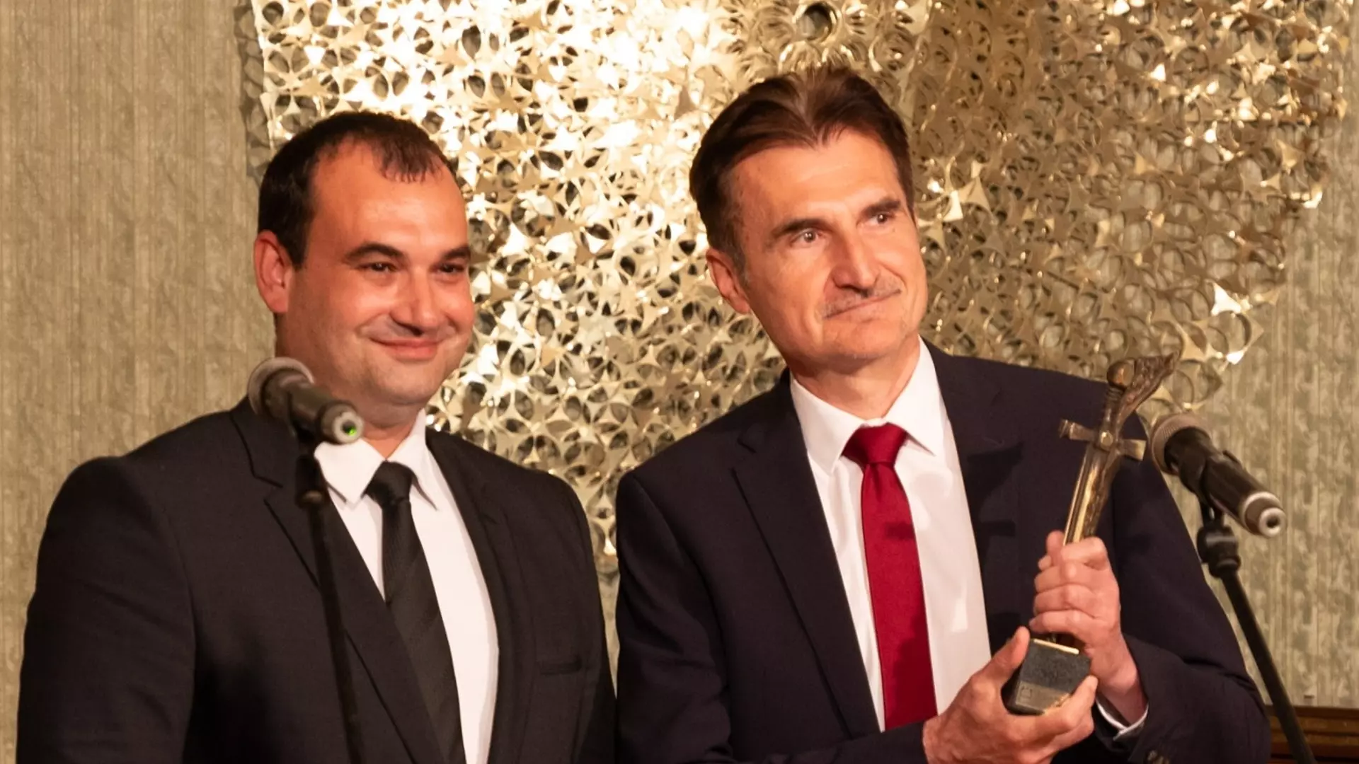 Пламен Тотев получи персоналната награда за култура "Ловешки меч"