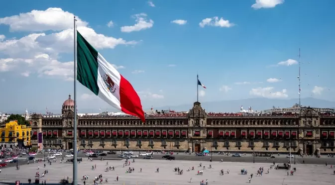 Сцена рухна на предизборно събитие в Мексико, има загинали (ВИДЕО)
