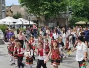 Празнично шествие озари улиците на Бургас на 24 май