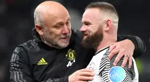 Официално: Уейн Рууни пое Плимут Аргайл