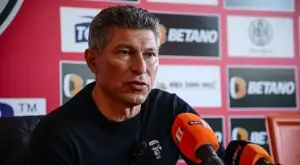 Красимир Балъков с многозначителни думи за оставането си в Локомотив София