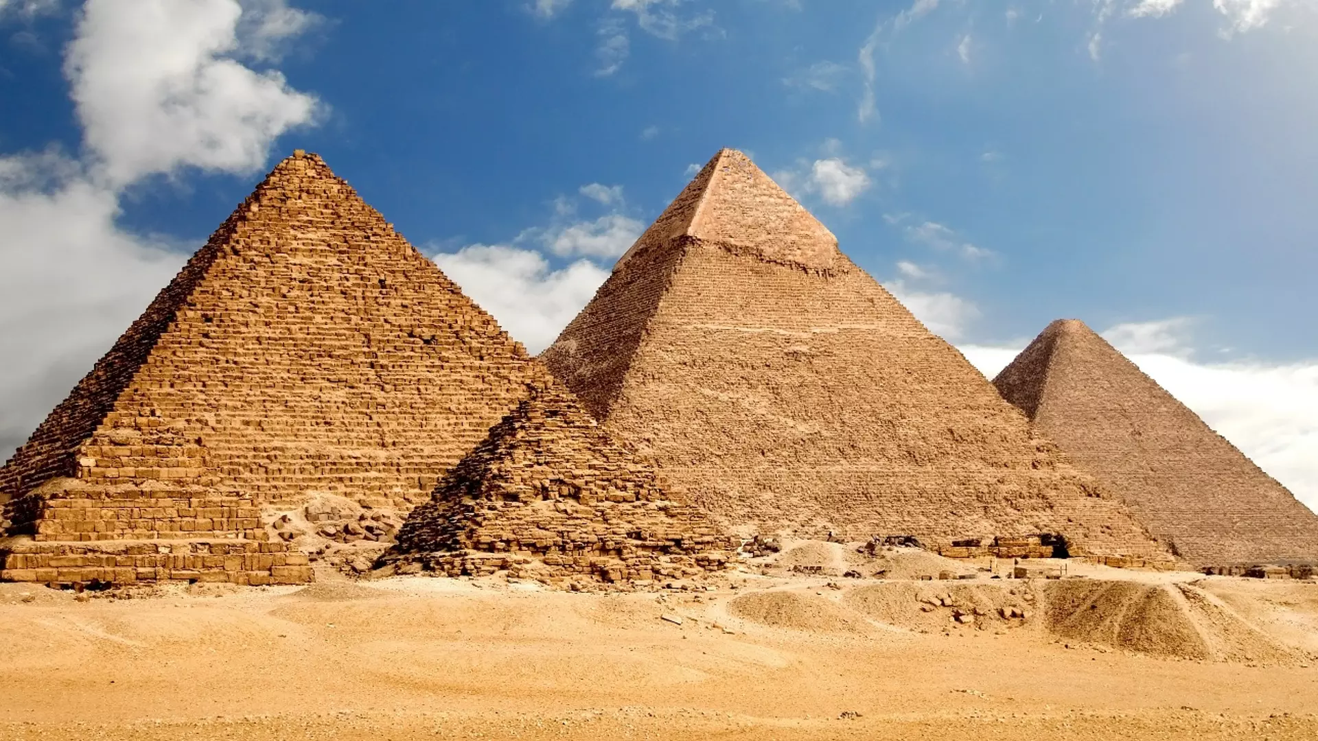 Находка: Откриха тайни помещения под пирамидите  