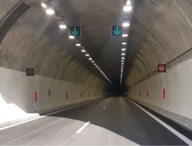 Заради ремонт: Движението в тунел 