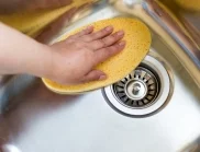 Защо някои домакини сипват олио в мивката