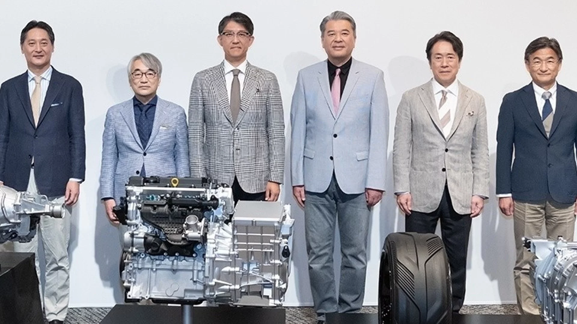 Японски производители ще правят двигатели без бензин и дизел