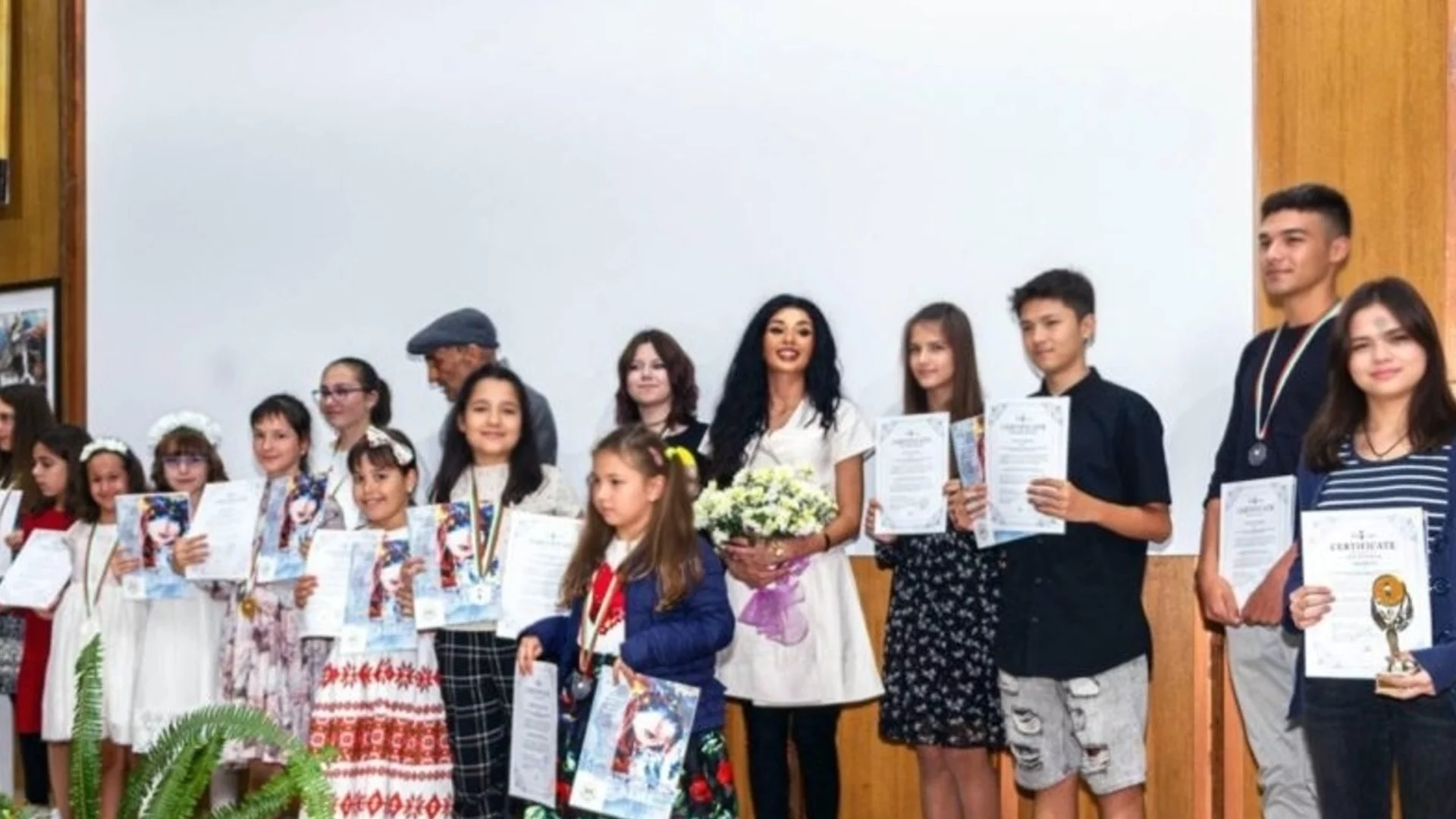 Банско открива изложба с най-добрите детски рисунки на таланти от 60 страни