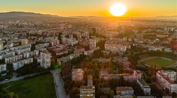 Българите в Топ 5 в ЕС по разходи за жилище, харчат близо 1/4 от доходите си