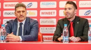 {{ otherArticle[0].article.title }}