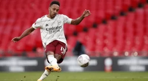 Обамеянг призна: Бях в депресия, след като Арсенал се избави от мен