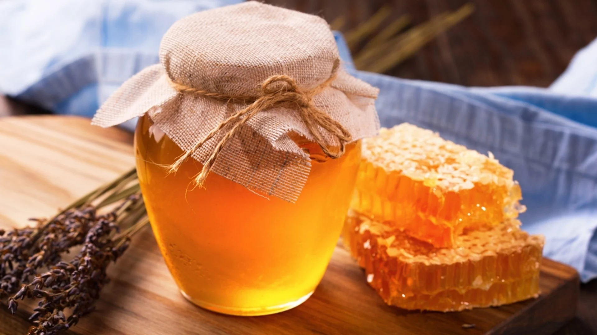 Какво ще се случи с холестерола ви, ако всяка вечер ядете по 1 лъжица мед