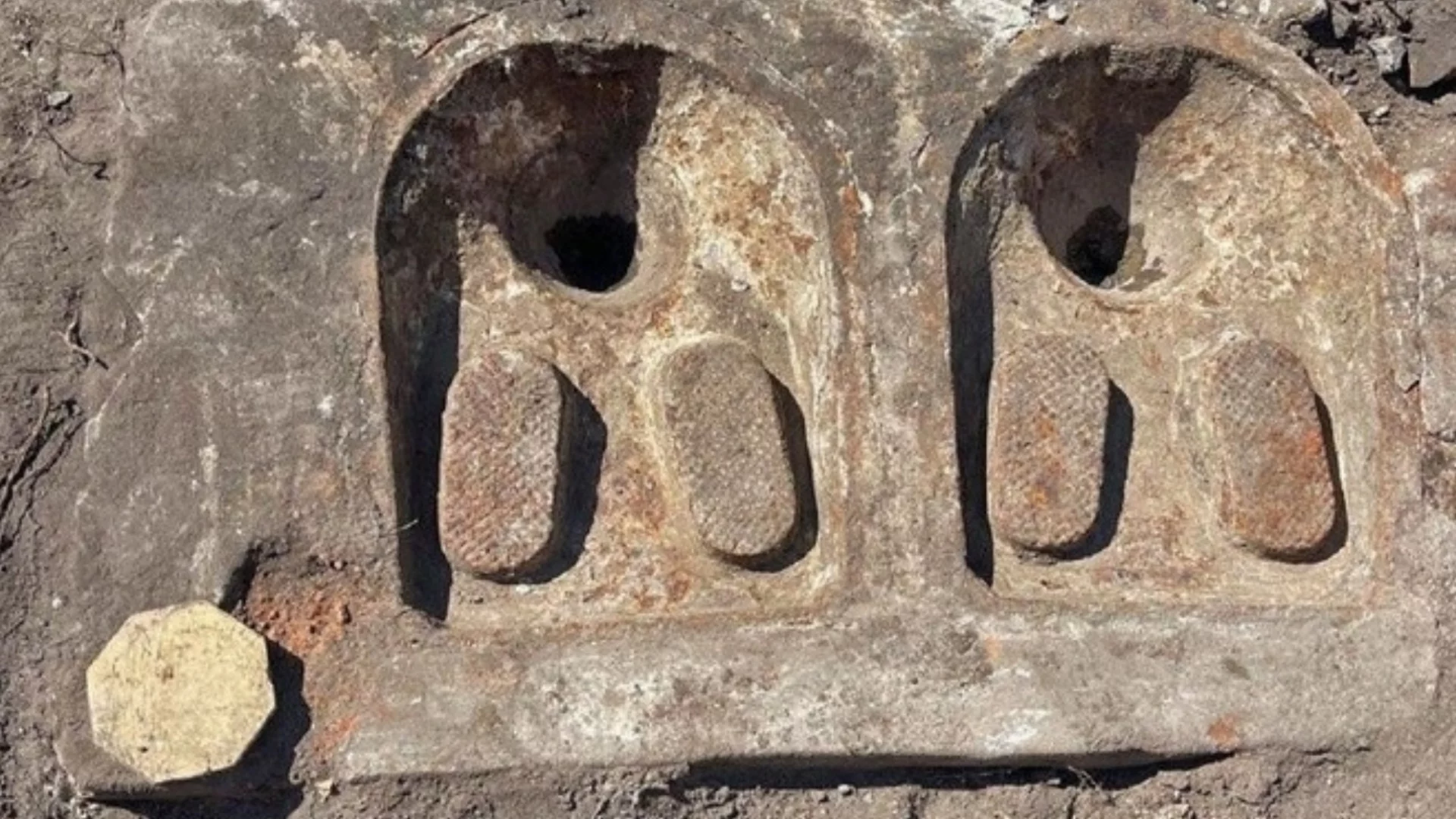 Тоалетна в Русия: Археологическа ценност. Не, имаме си такива на пазара (СНИМКА)