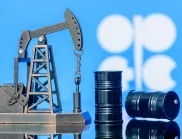 ОПЕК+ удължи с над година ограниченията върху добива на петрол